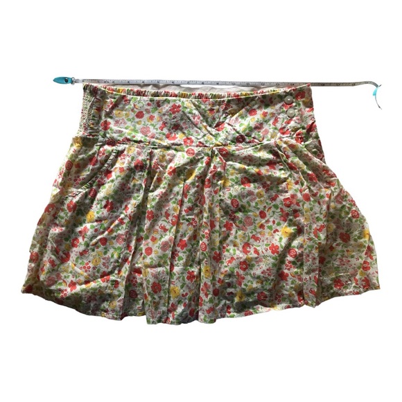 AE mini skirt with separate lining , buttoned & smocked waistband. Size Medium - Picture 7 of 7
